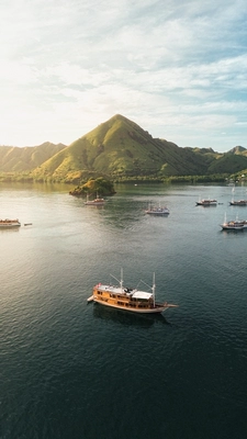 Komodo Liveaboard Deluxe Phinisi Arora