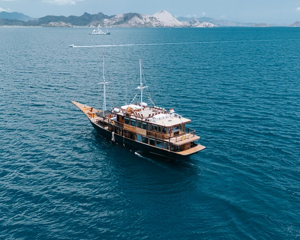 Open Trip Labuan Bajo Kapal Phinisi Luxury Marea