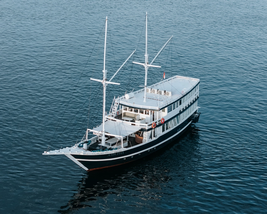 Open Trip Labuan Bajo Kapal Phinisi Luxury Tara