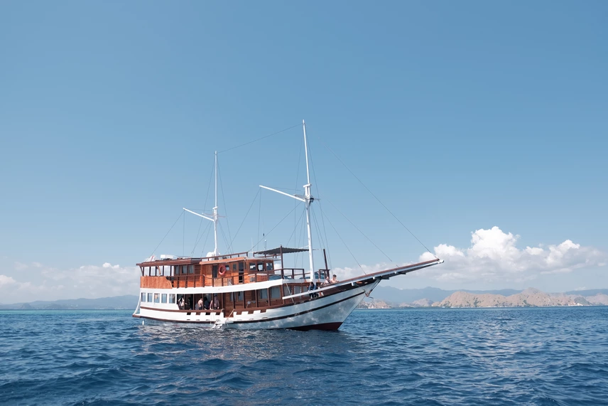 Open Trip Labuan Bajo Kapal Phinisi Superior Amore