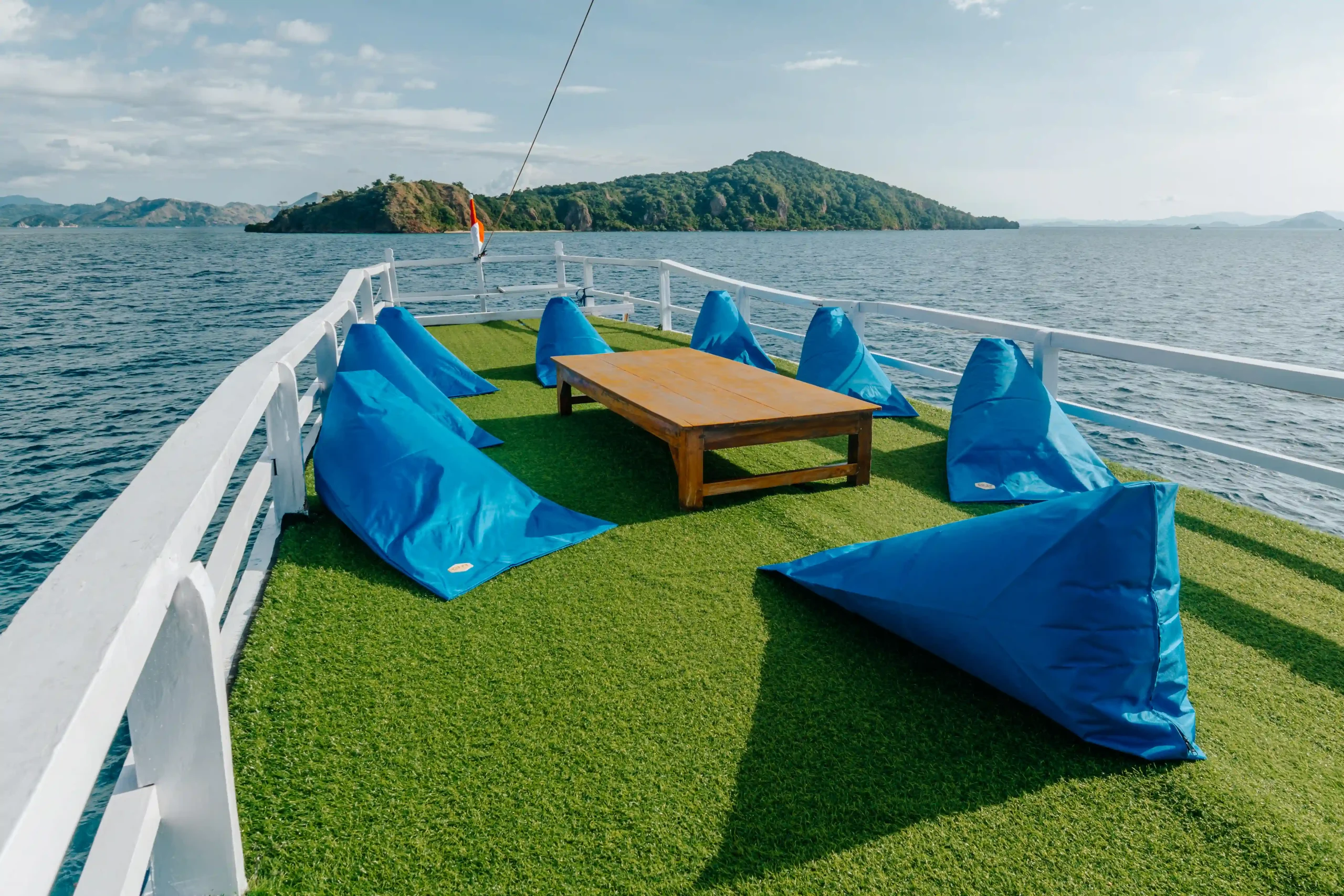 Private Superior Phinisi Charter Komodo 3 Island