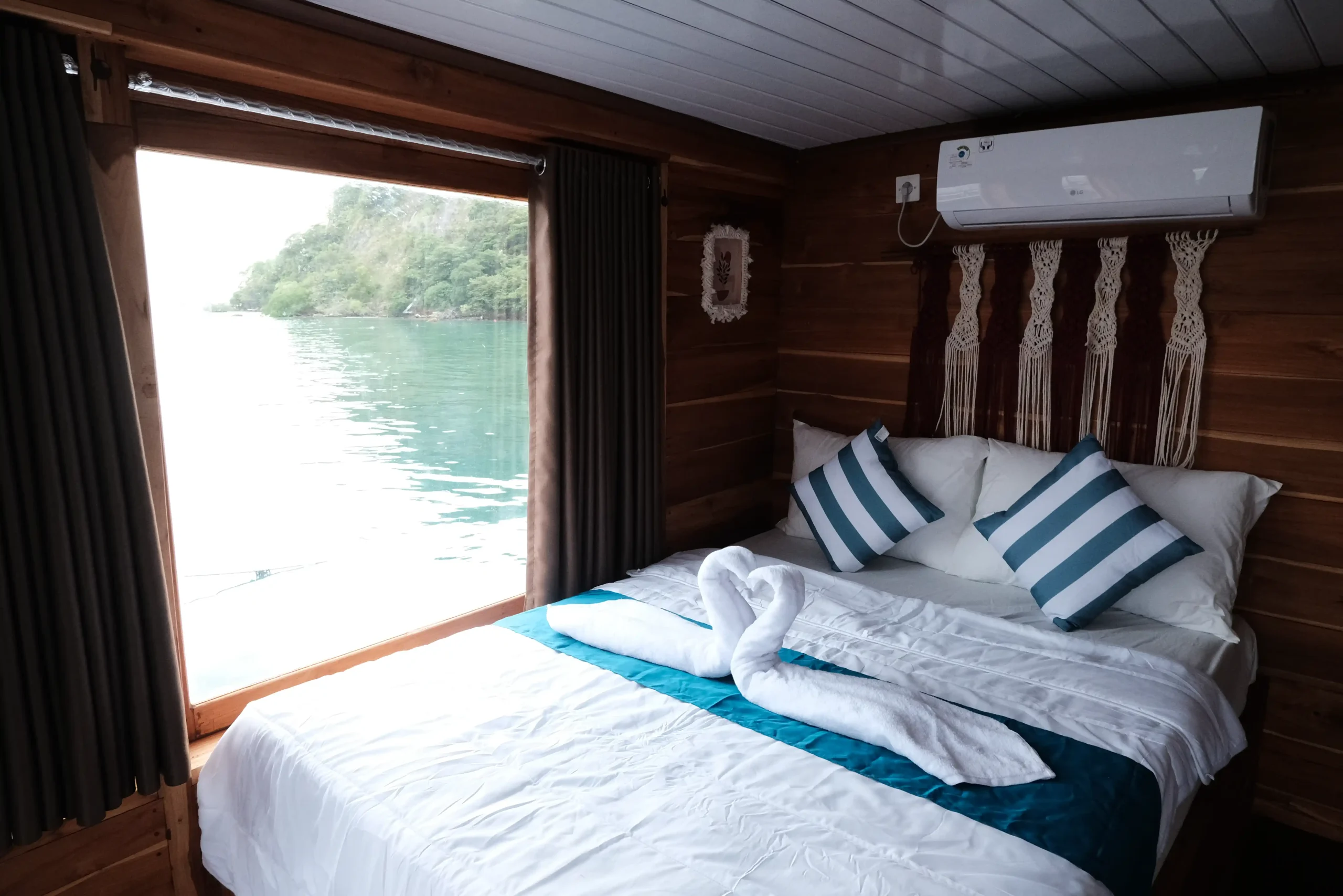 Komodo Liveaboard Deluxe Phinisi Arora