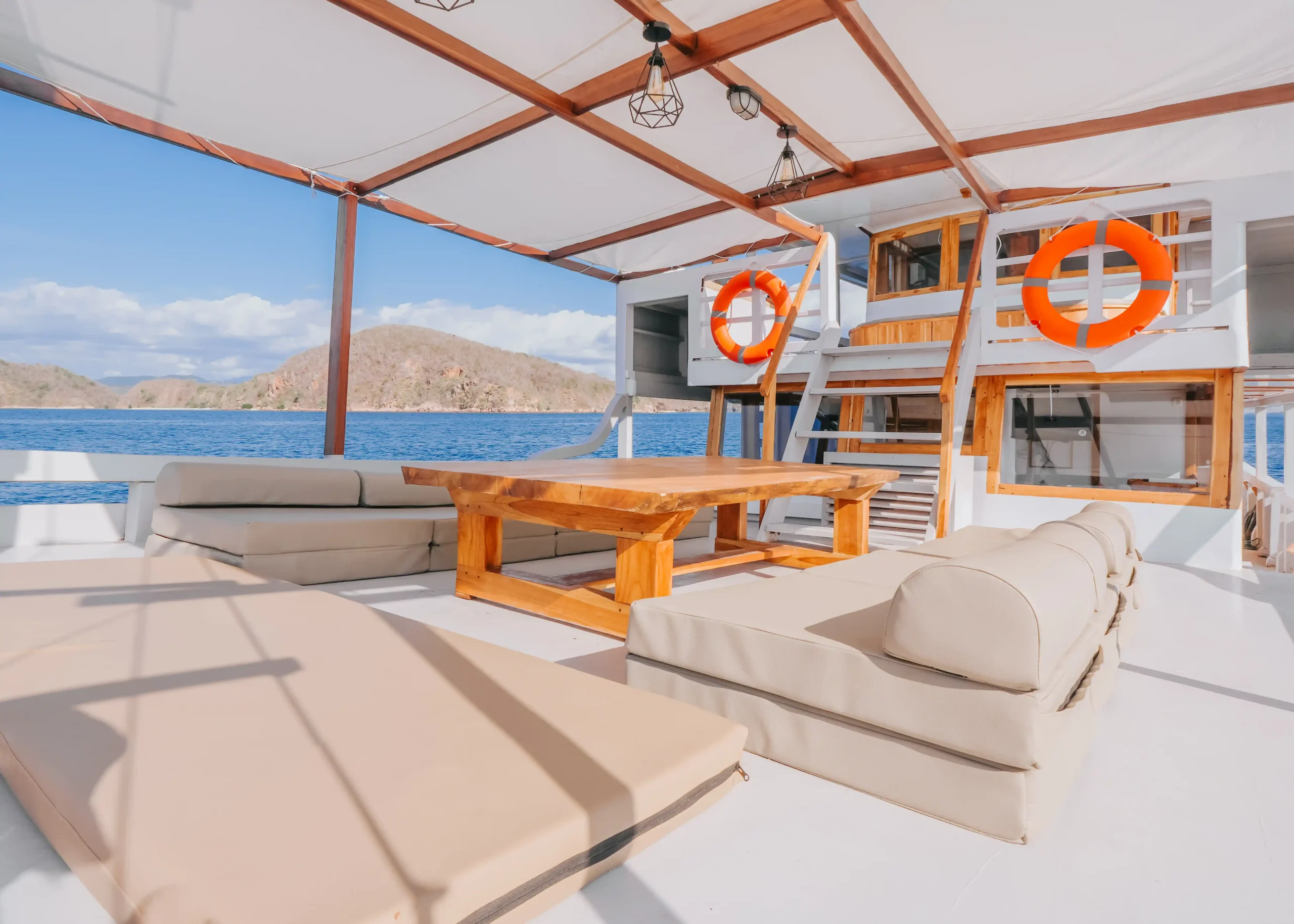Open Trip Labuan Bajo Kapal Phinisi Deluxe Bombana 2