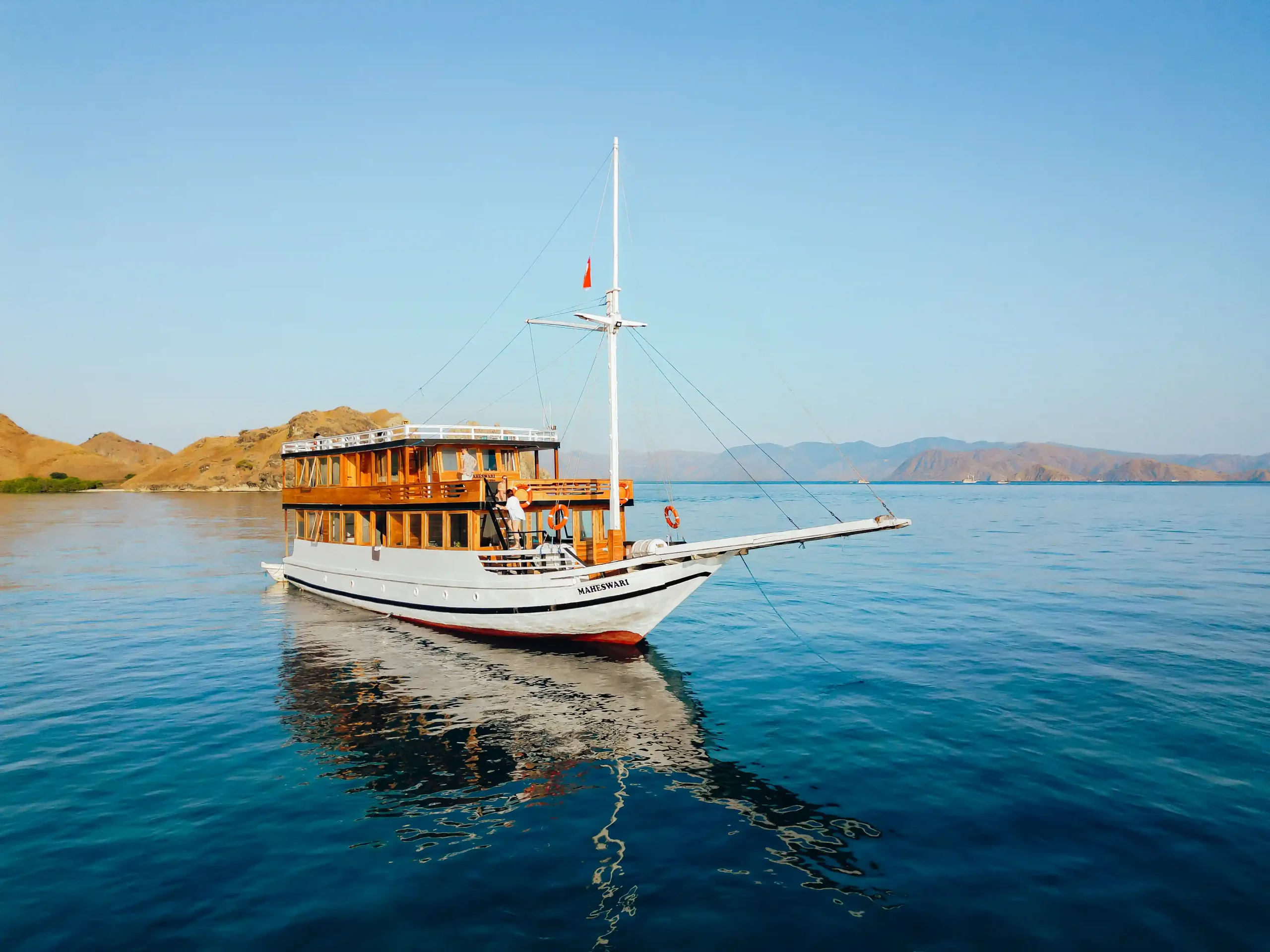 Open Trip Labuan Bajo Kapal Phinisi Deluxe Maheswari