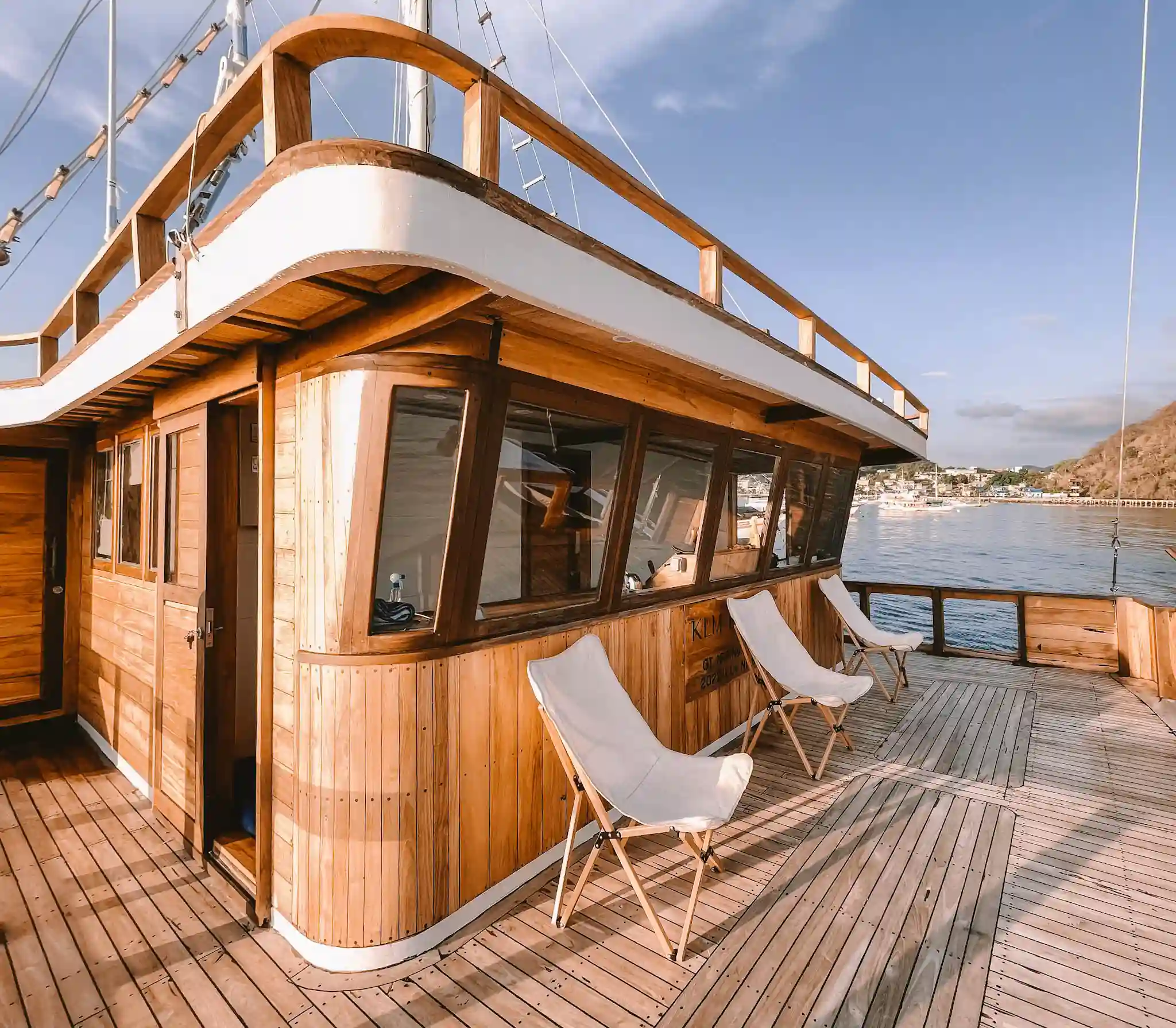 Sewa Kapal Phinisi Luxury Labuan Bajo El Bark