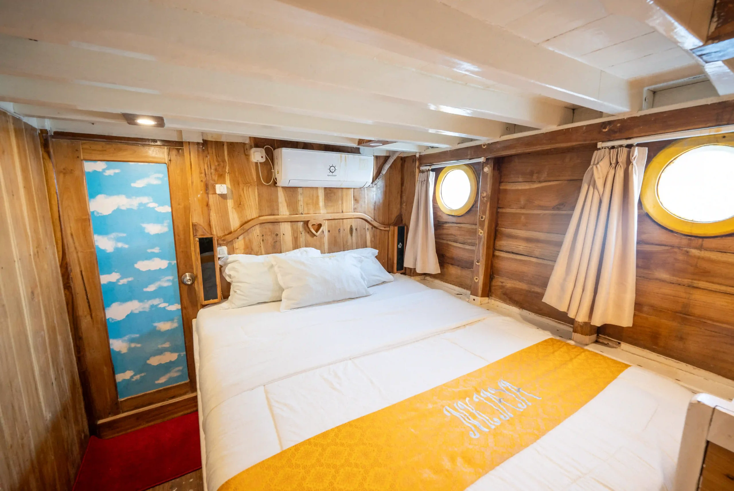 Private Superior Phinisi Charter Komodo NK 1