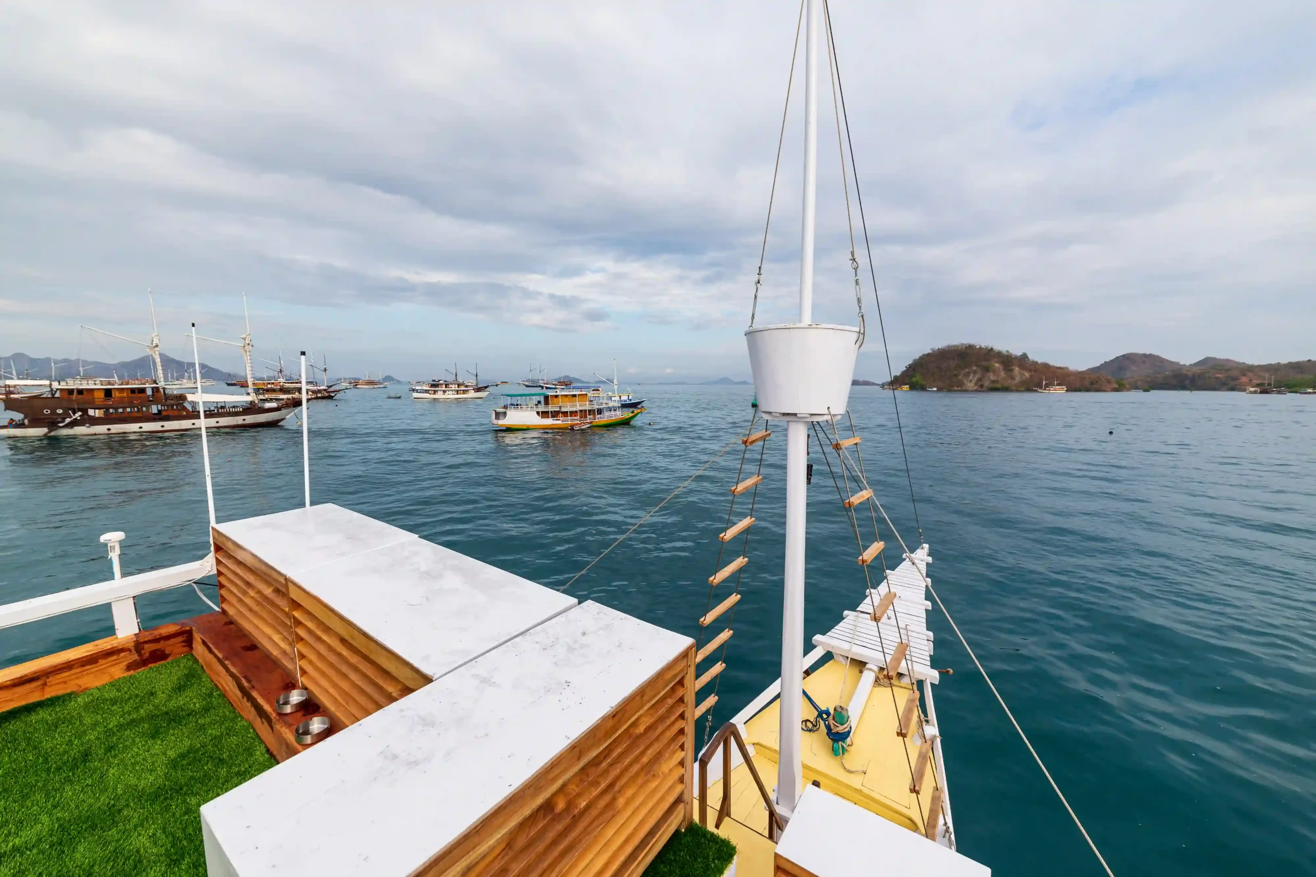 Sewa Kapal Phinisi Superior Labuan Bajo Jessie