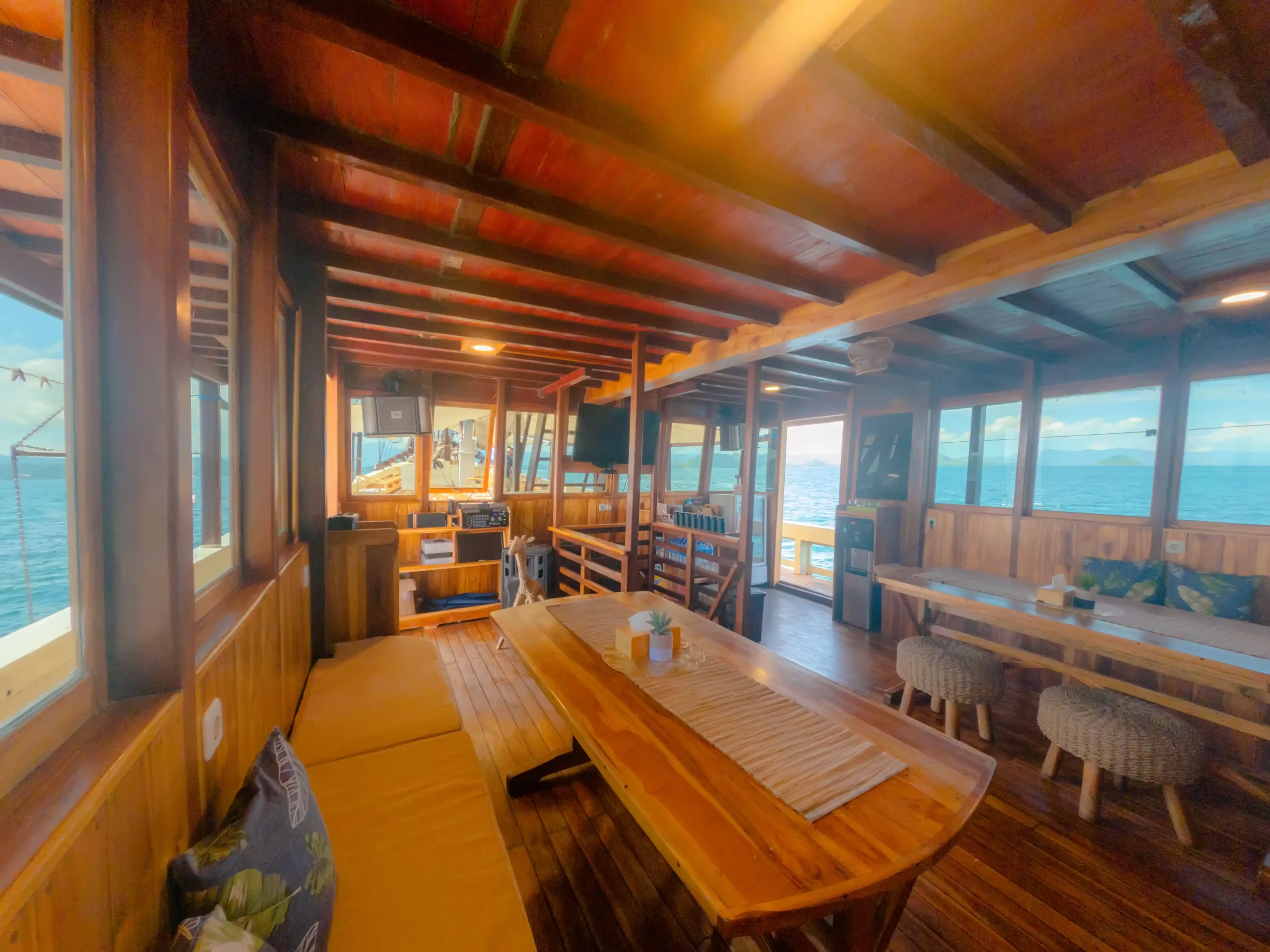 Open Trip Labuan Bajo Kapal Phinisi Luxury Lamborajo 2