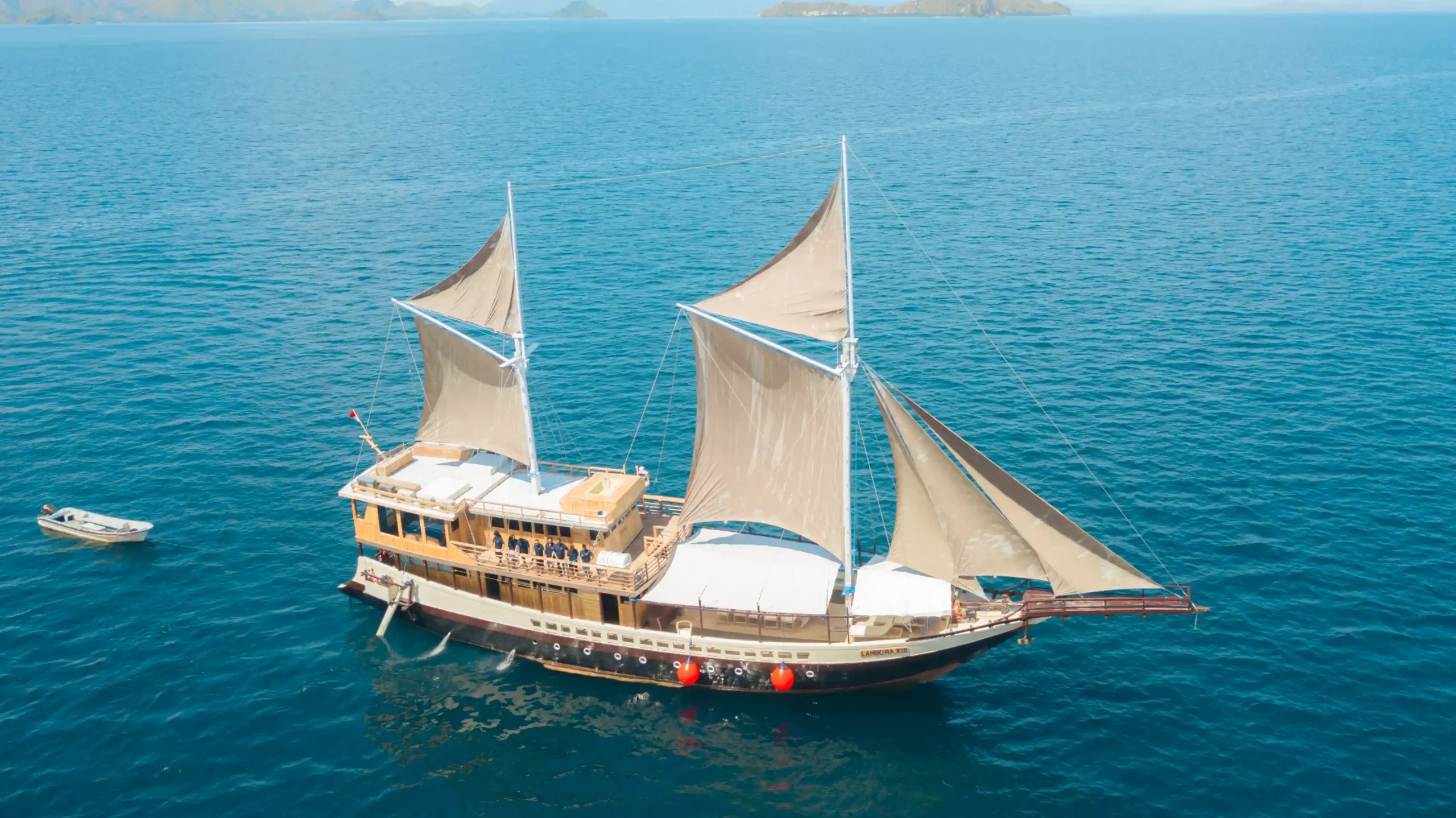 Open Trip Labuan Bajo Kapal Phinisi Luxury Lamborajo 2