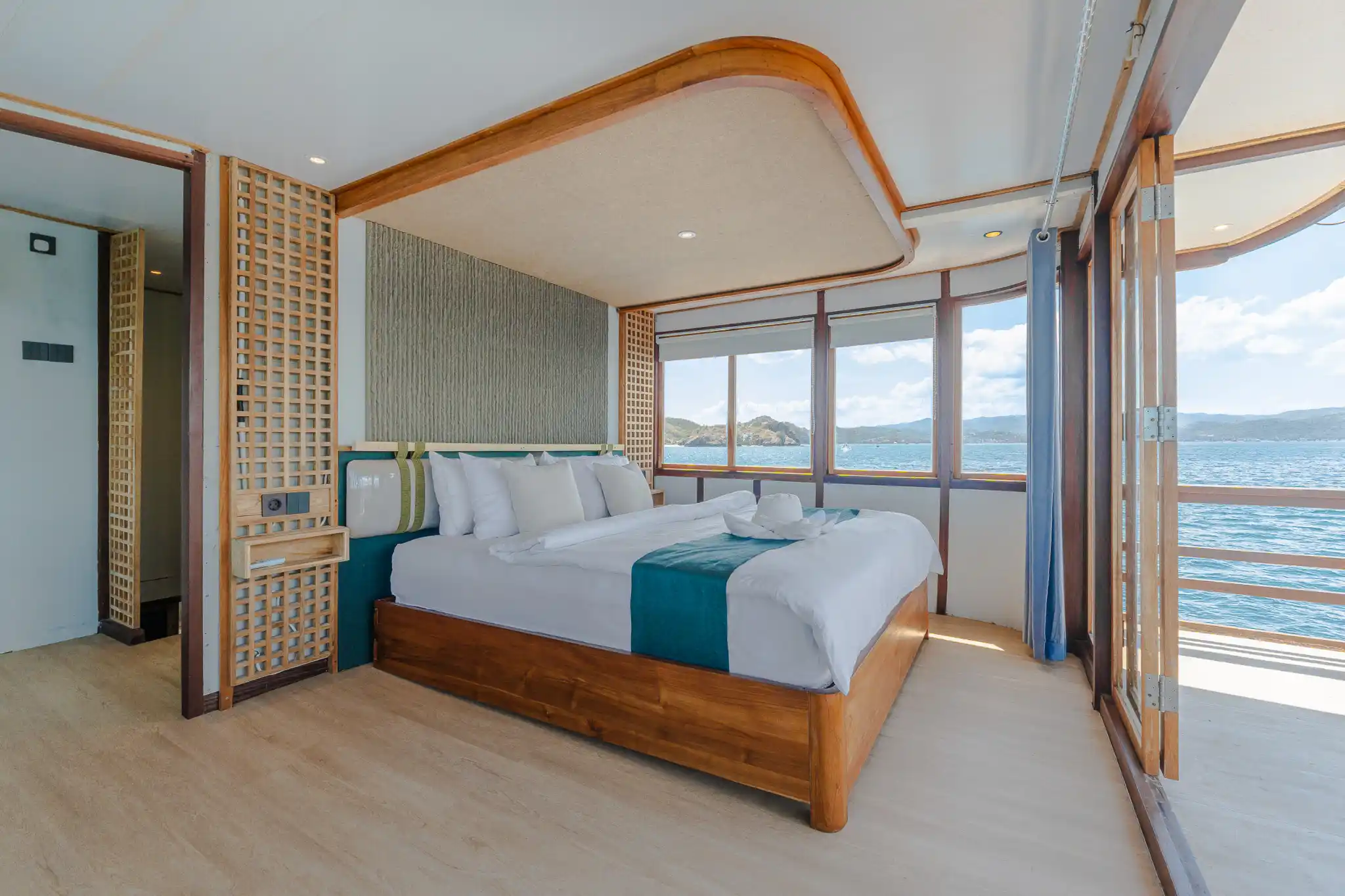 Open Trip Labuan Bajo Kapal Phinisi Luxury Marea