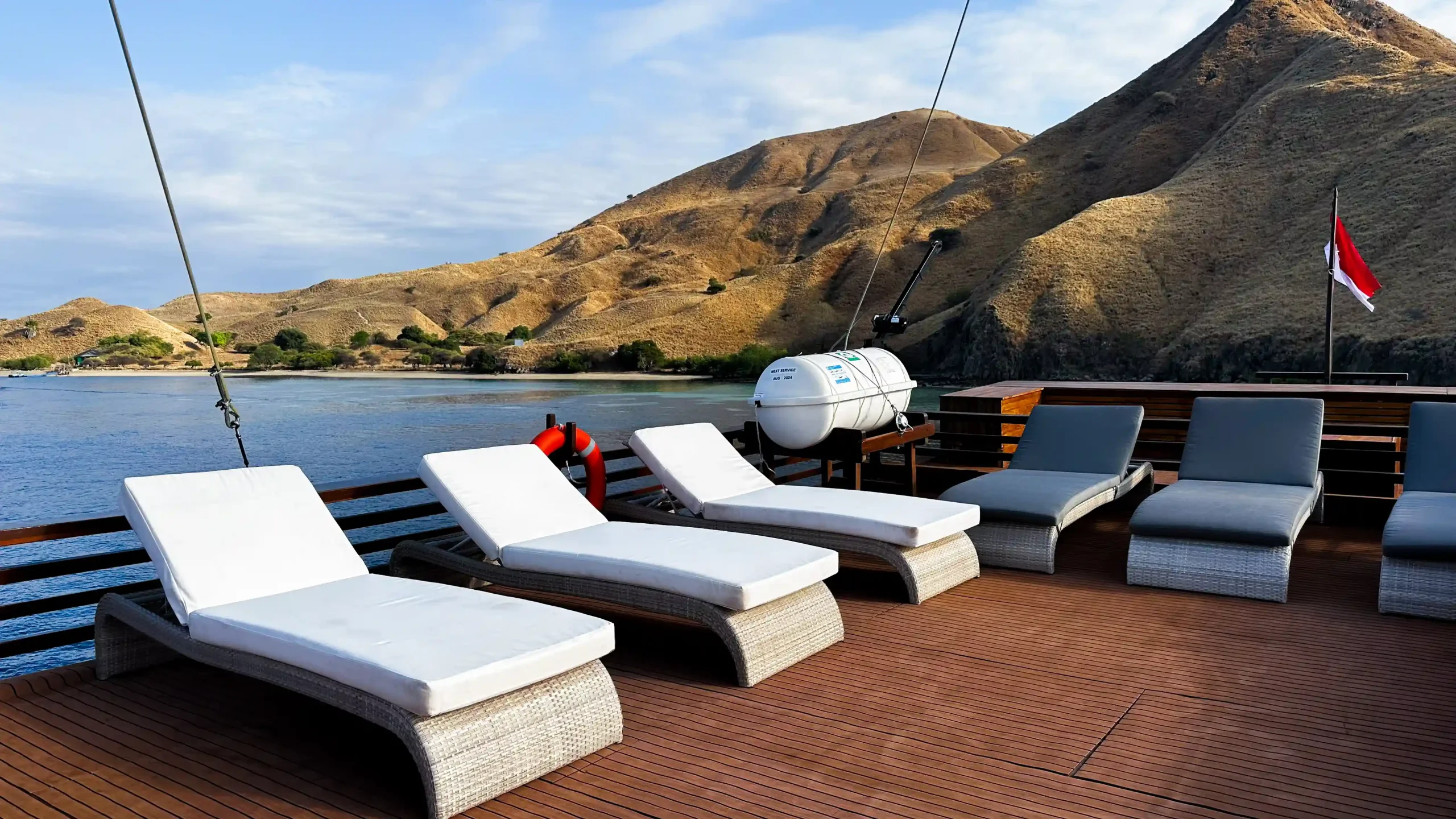 Open Trip Labuan Bajo Kapal Phinisi Luxury Neptune