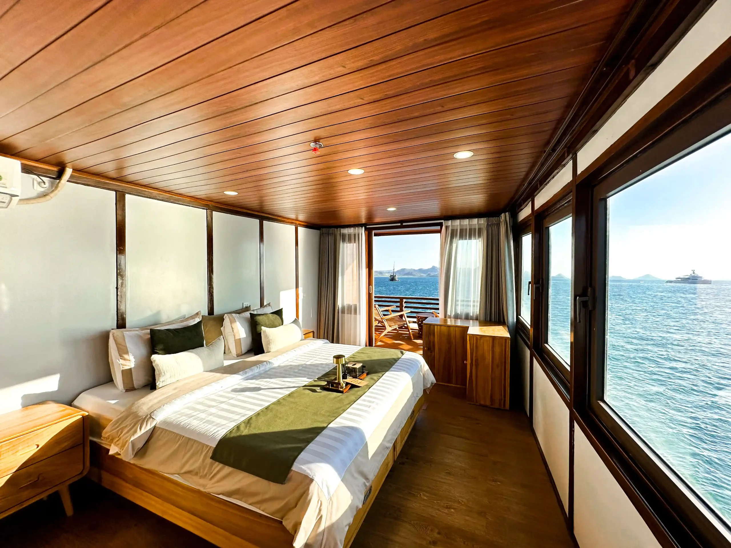 Open Trip Labuan Bajo Kapal Phinisi Luxury Neptune