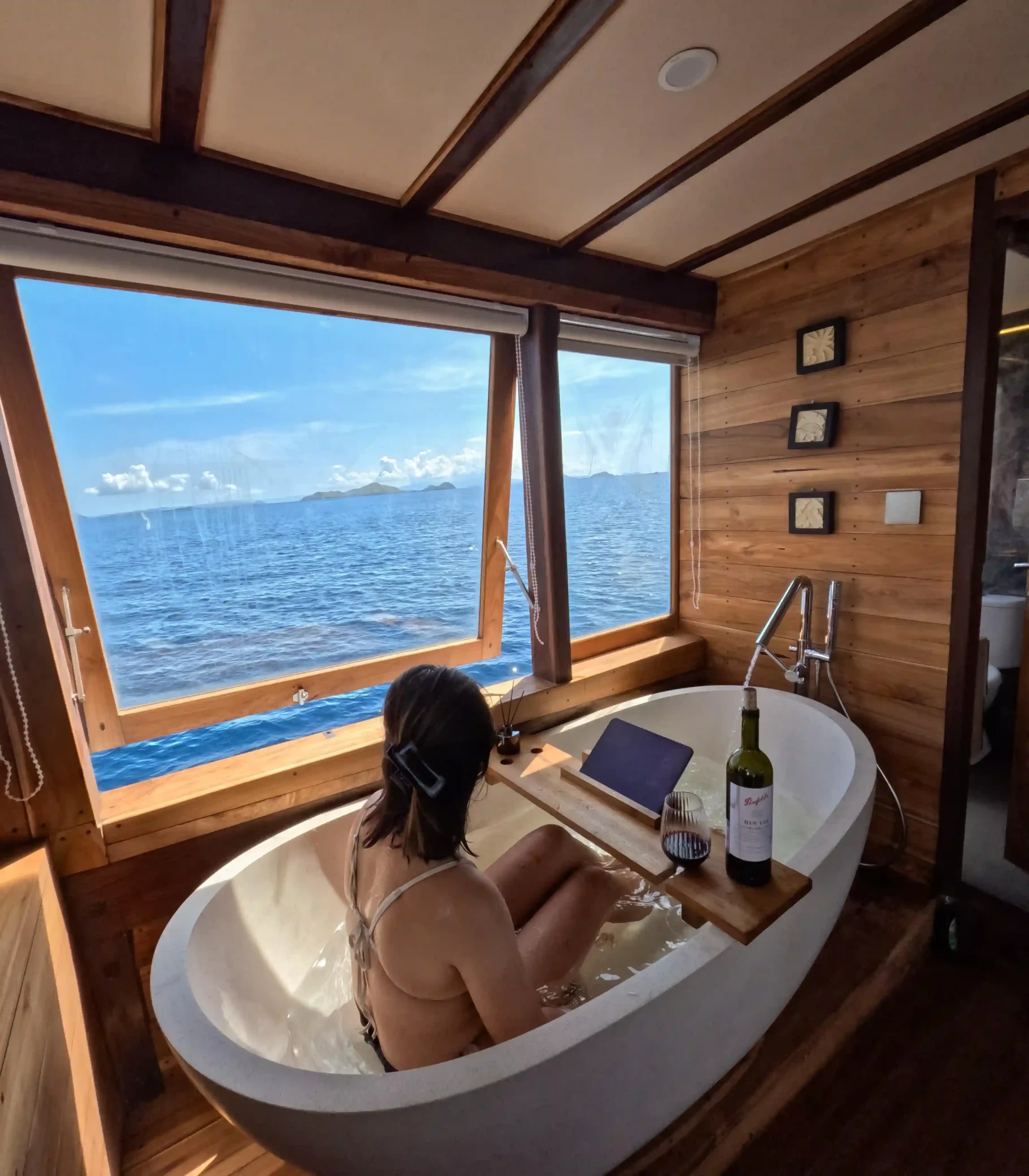 Open Trip Labuan Bajo Kapal Phinisi Luxury Rafless