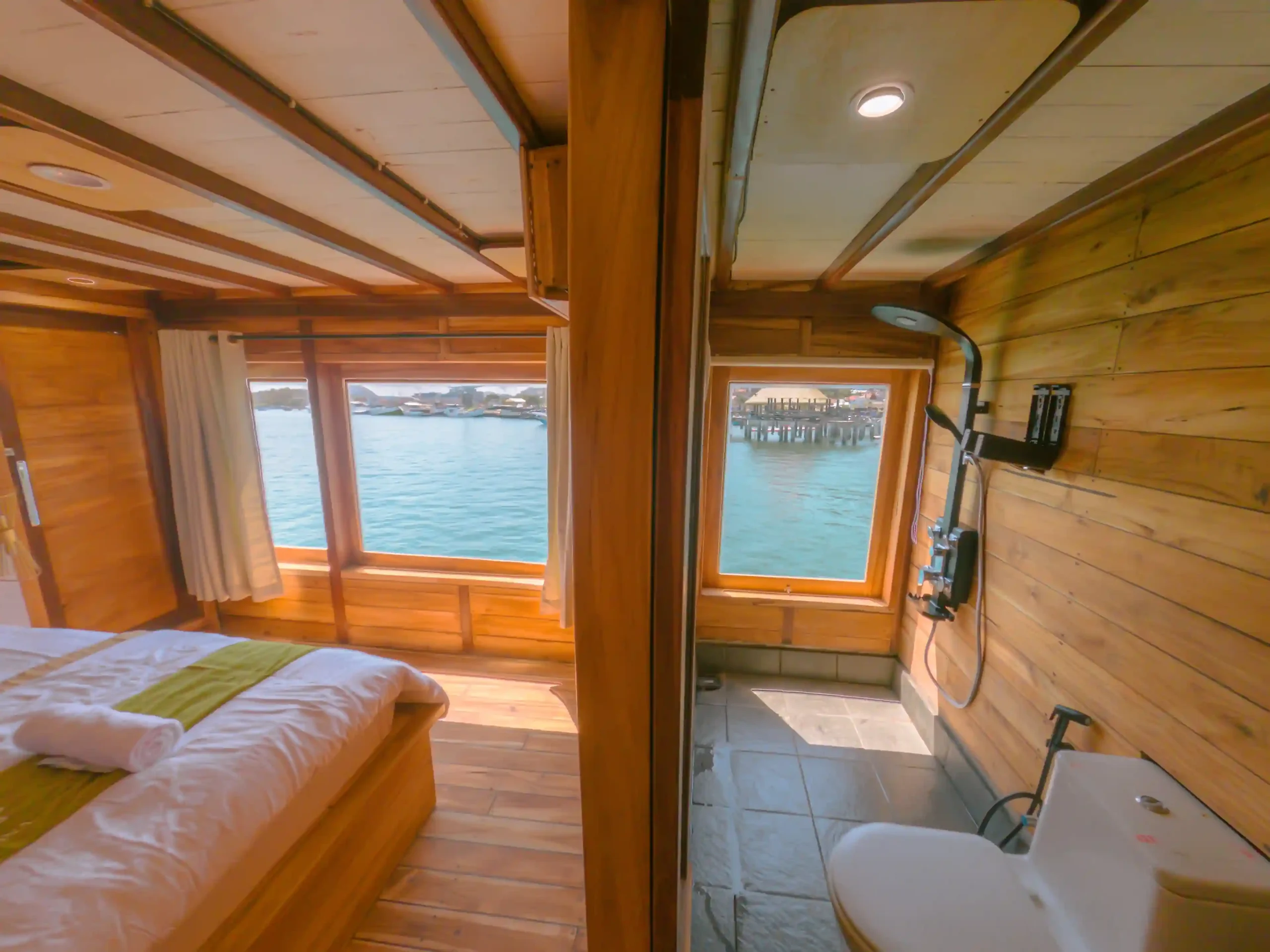 Open Trip Labuan Bajo Kapal Phinisi Luxury Yumana