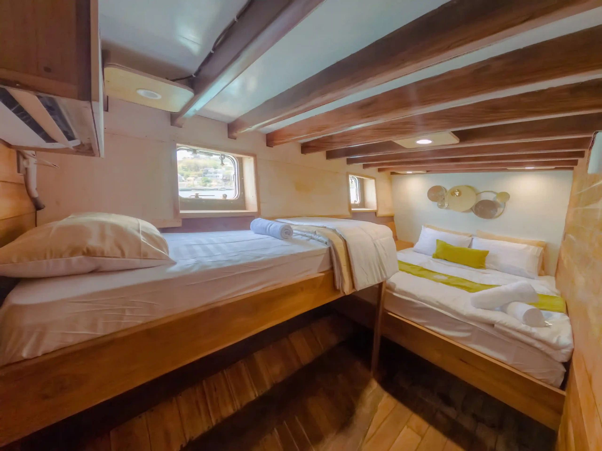 Open Trip Labuan Bajo Kapal Phinisi Luxury Yumana