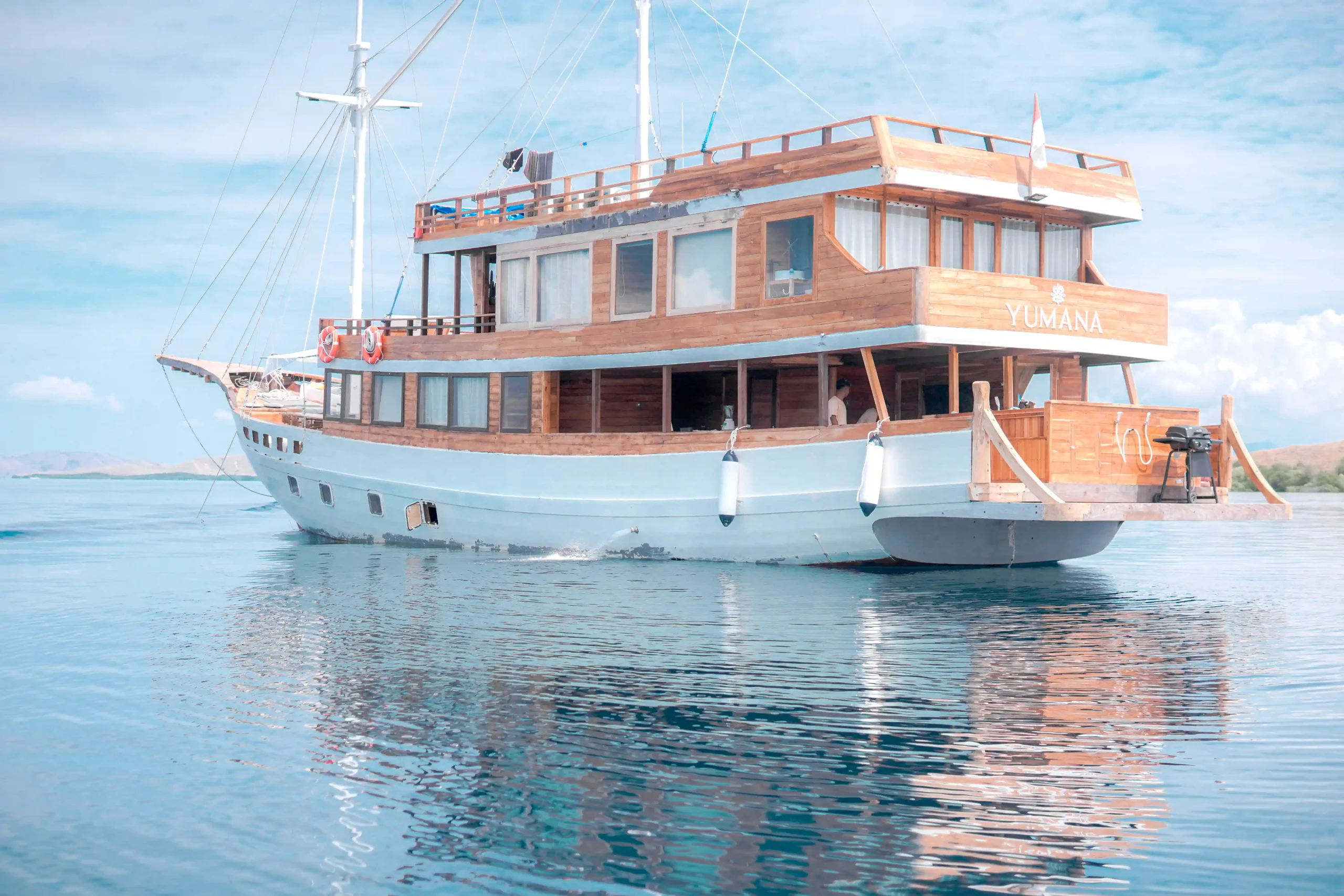 Open Trip Labuan Bajo Kapal Phinisi Luxury Yumana