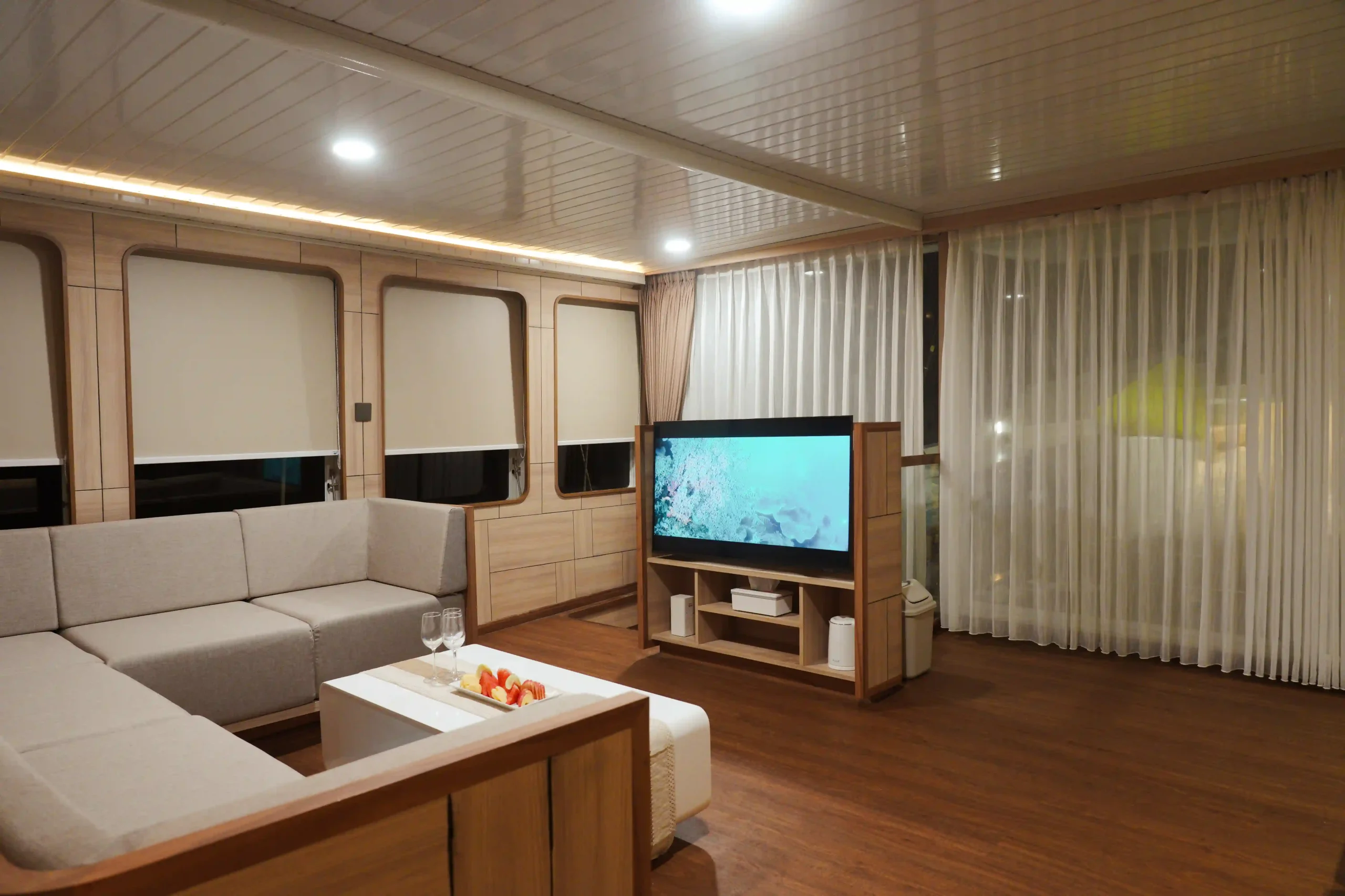 Sewa Kapal Phinisi Luxury Labuan Bajo Mosalaki