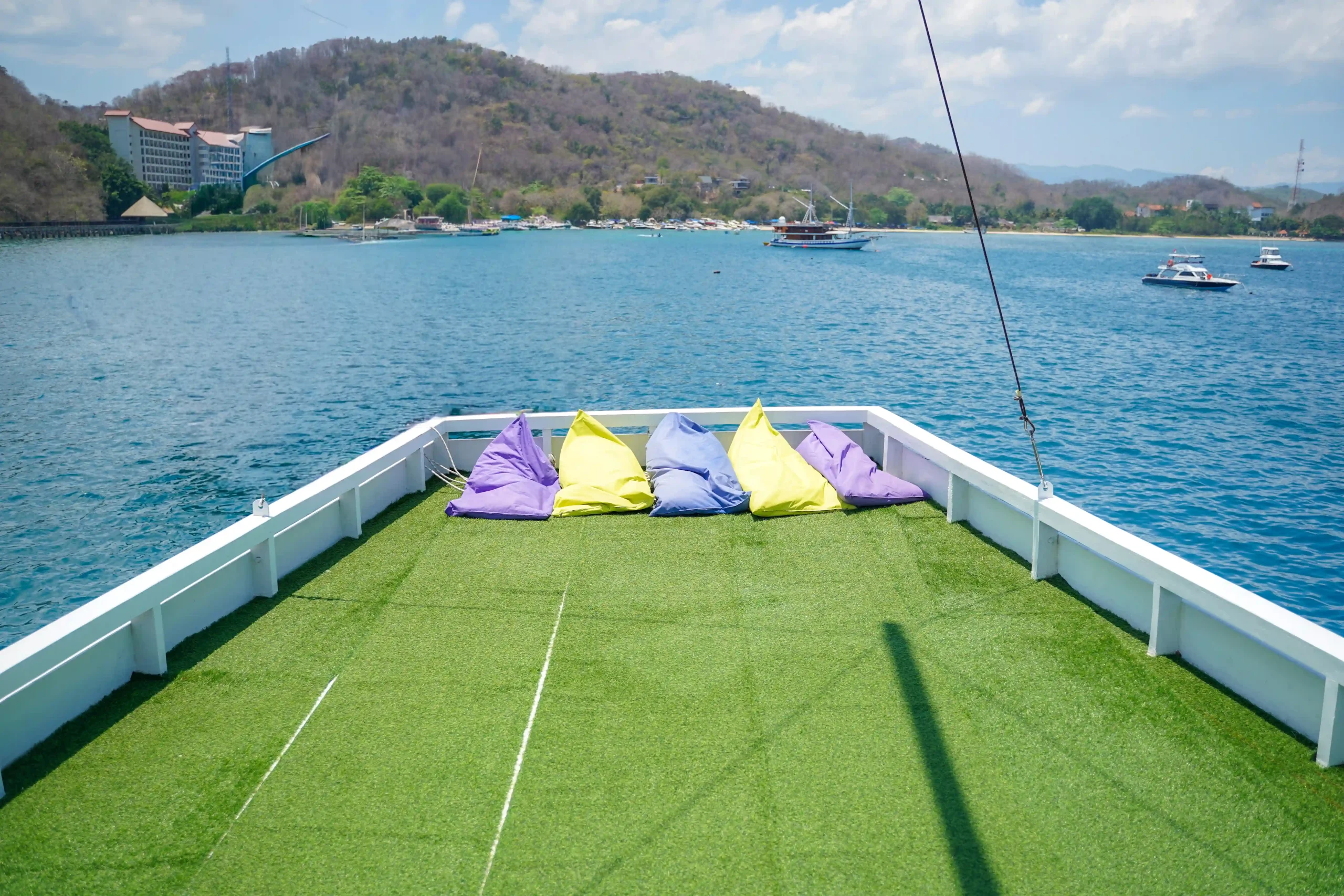 Sewa Kapal Phinisi Luxury Labuan Bajo Mosalaki