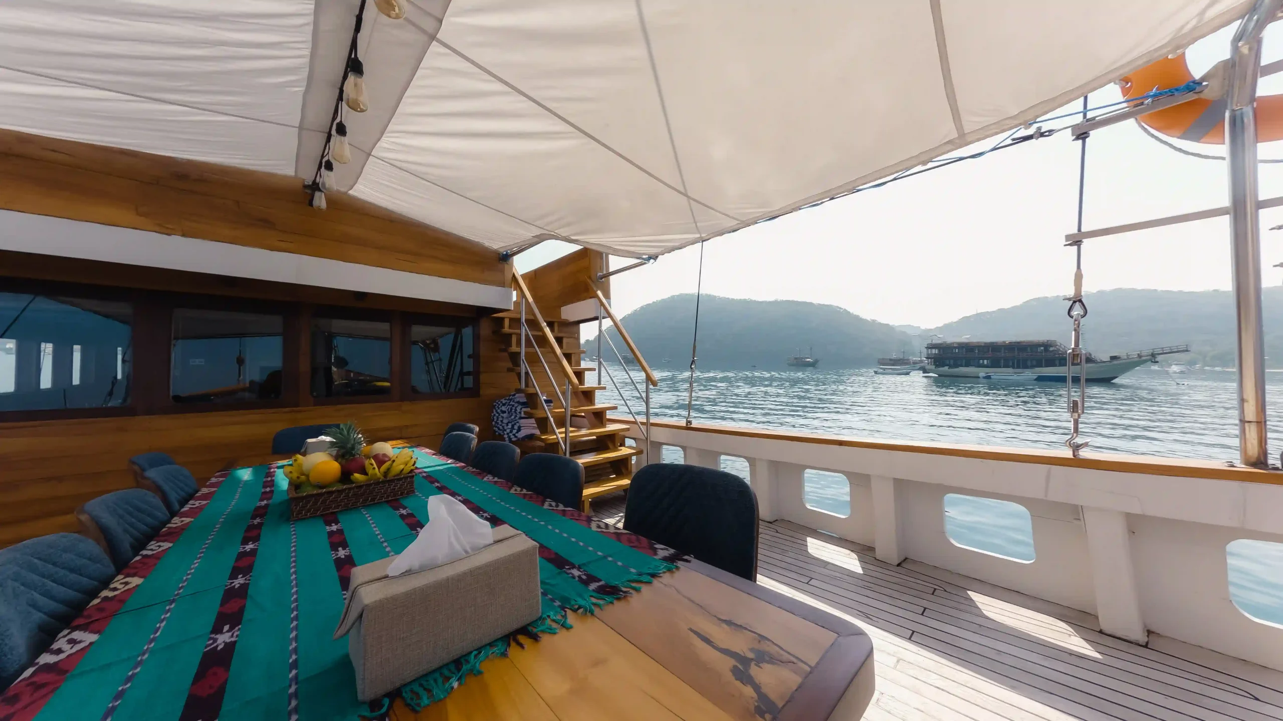 Private Superior Phinisi Charter Komodo La Dyana