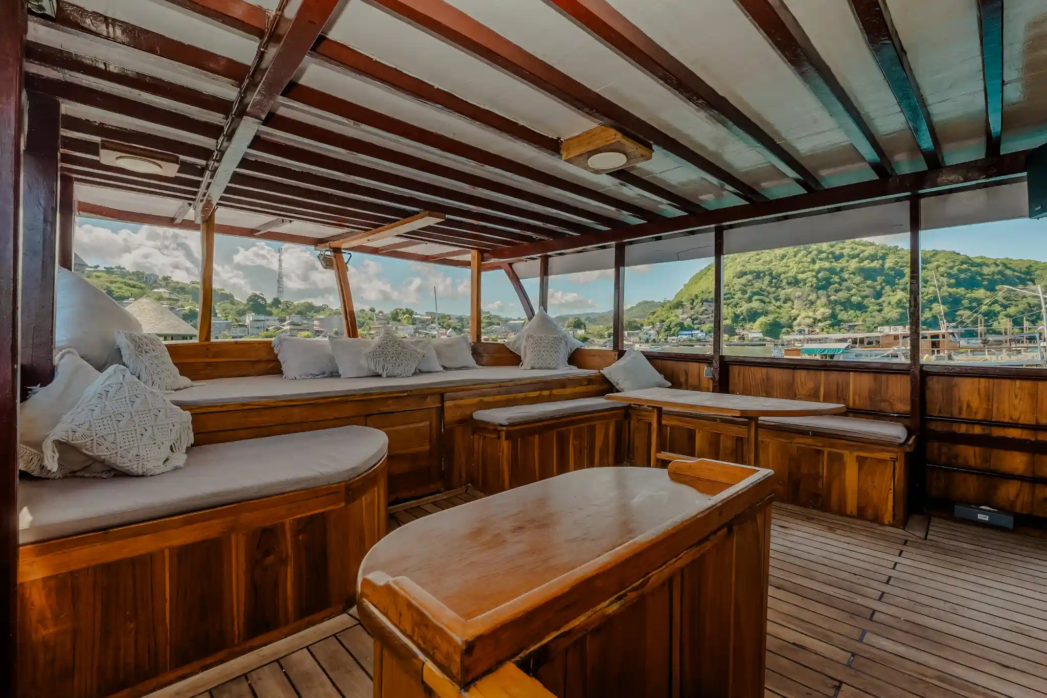 Open Trip Labuan Bajo Kapal Phinisi Superior Amore