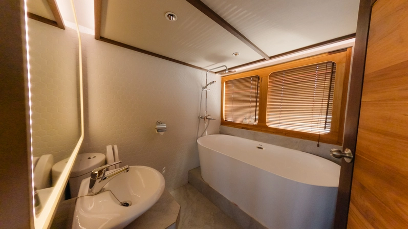 Osaka Cabin