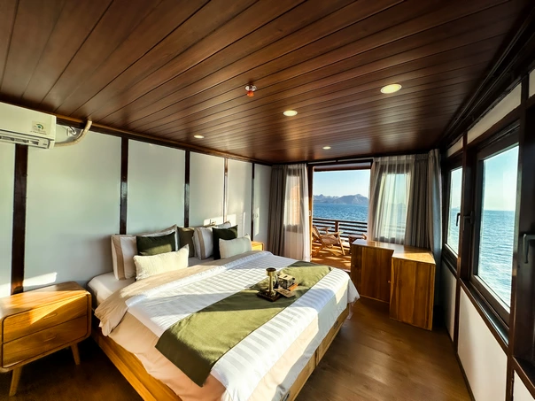 Mansard Cabin 1