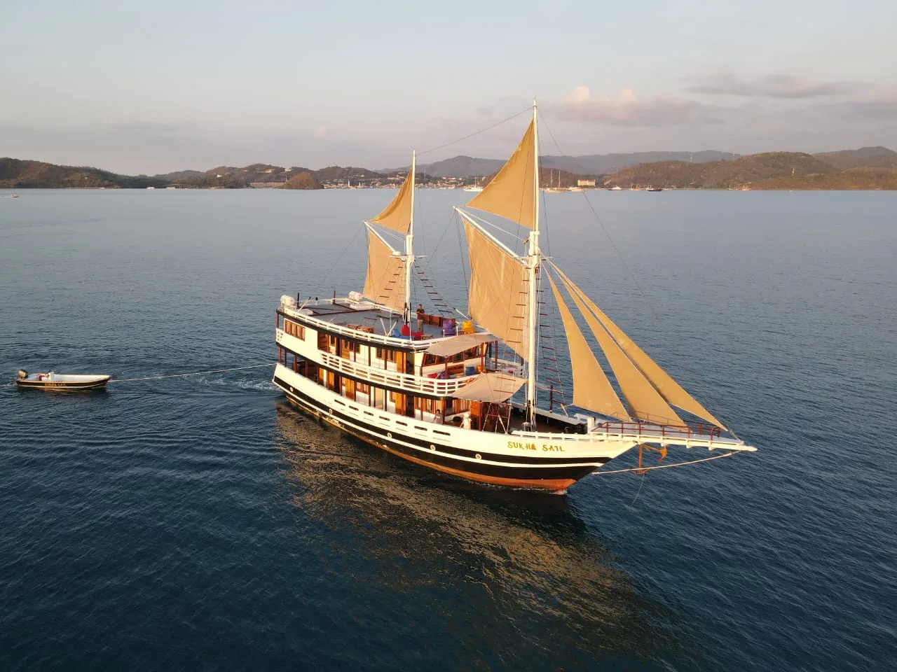 Lombok to Komodo With Sukha Sail Phinisi
